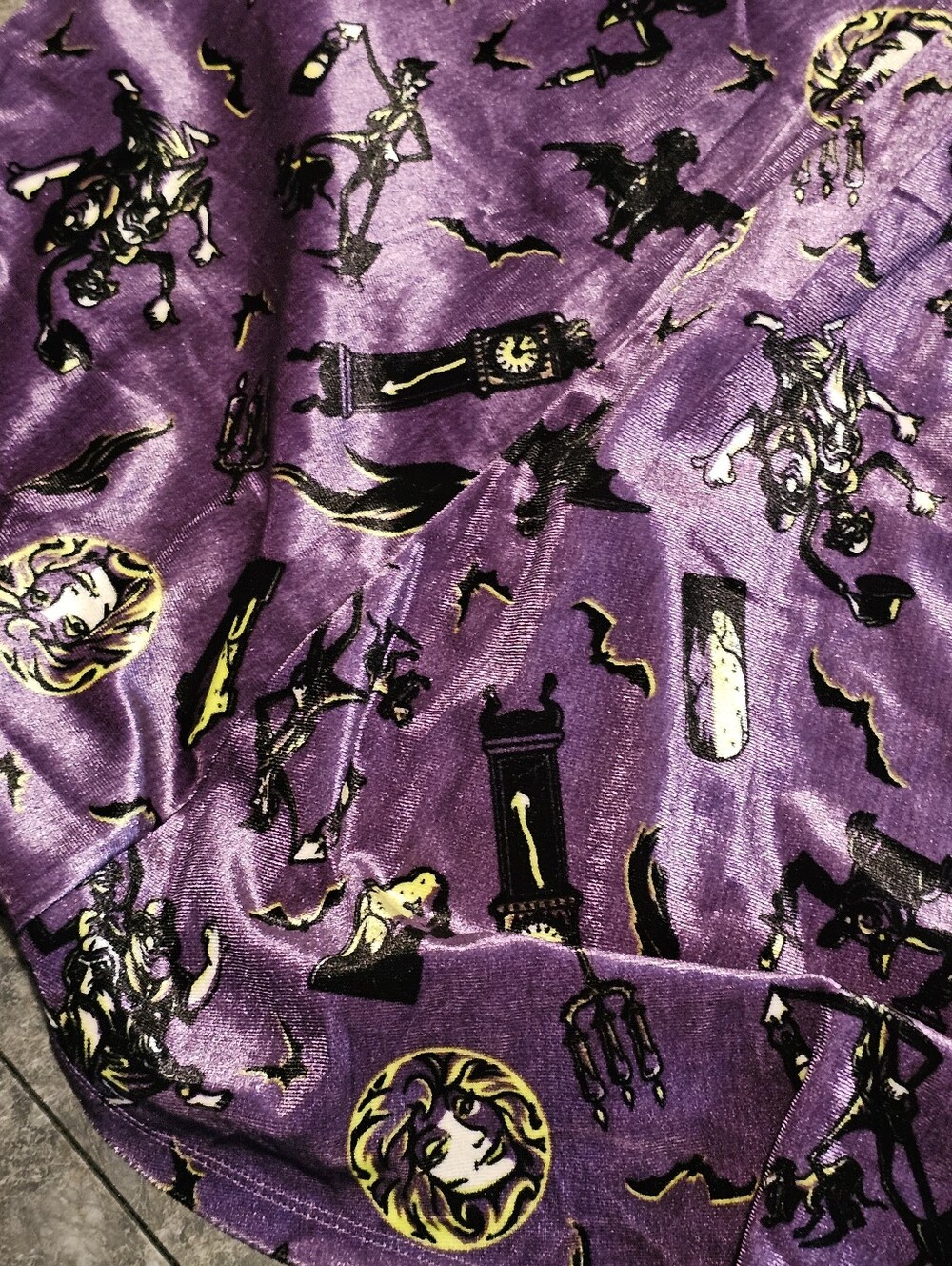 Torrid Disney Haunted Mansion Purple Velvet Aop Dress Midi Halloween Size 1 XL - Picture 3 of 10